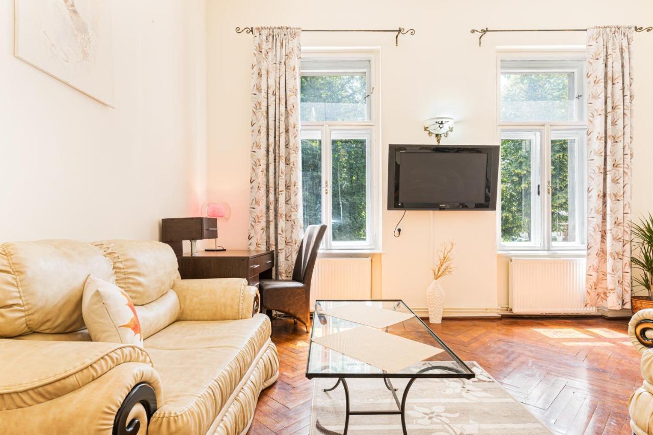 Hera Apartment - Old Town ブラショフ エクステリア 写真